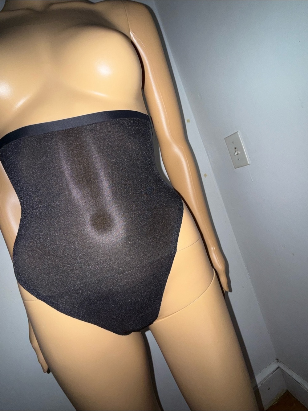 Skims high-waisted thong sheer sculpt shapewear. ONX size Small
